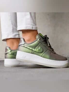 Nike Air Force 1 Low ‘Iridescent’ in green with white